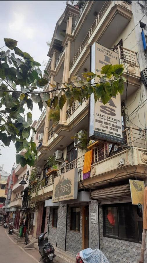 Om Shanthi Paying Guest House Varanasi Bagian luar foto