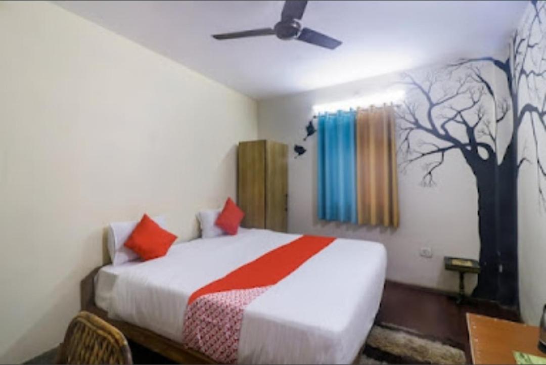 Om Shanthi Paying Guest House Varanasi Ruang foto