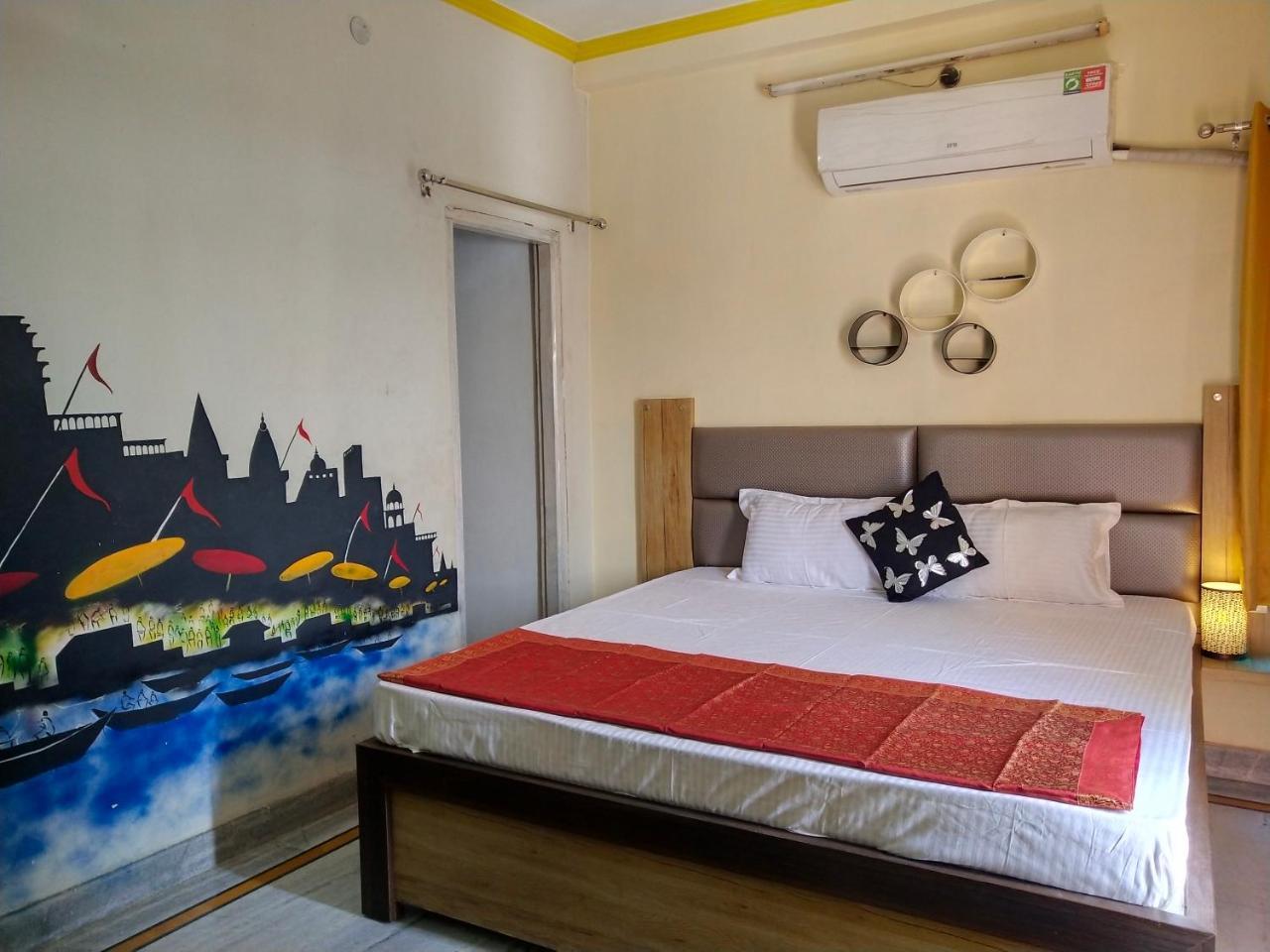 Om Shanthi Paying Guest House Varanasi Bagian luar foto